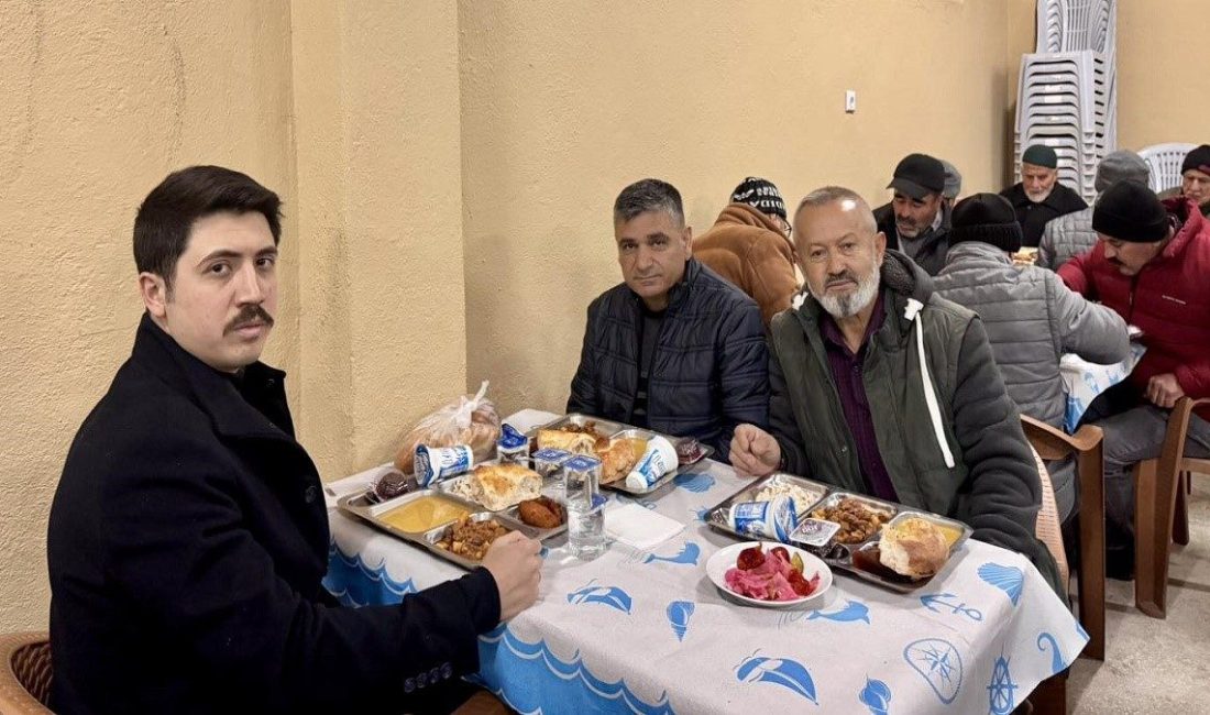 Ahmetler Köyü’nde vatandaşlar ile bir araya geldi Pazaryeri Kaymakamı Ahmed Tayyib Kahraman, Ramazan ayının manevi atmosferinde vatandaşlarla