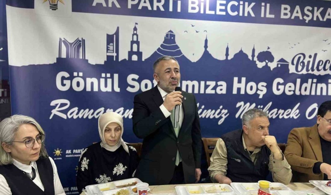 Bilecik AK Parti İl Başkanlığı’nda düzenlenen iftar yemeğinde şehit yakınları,