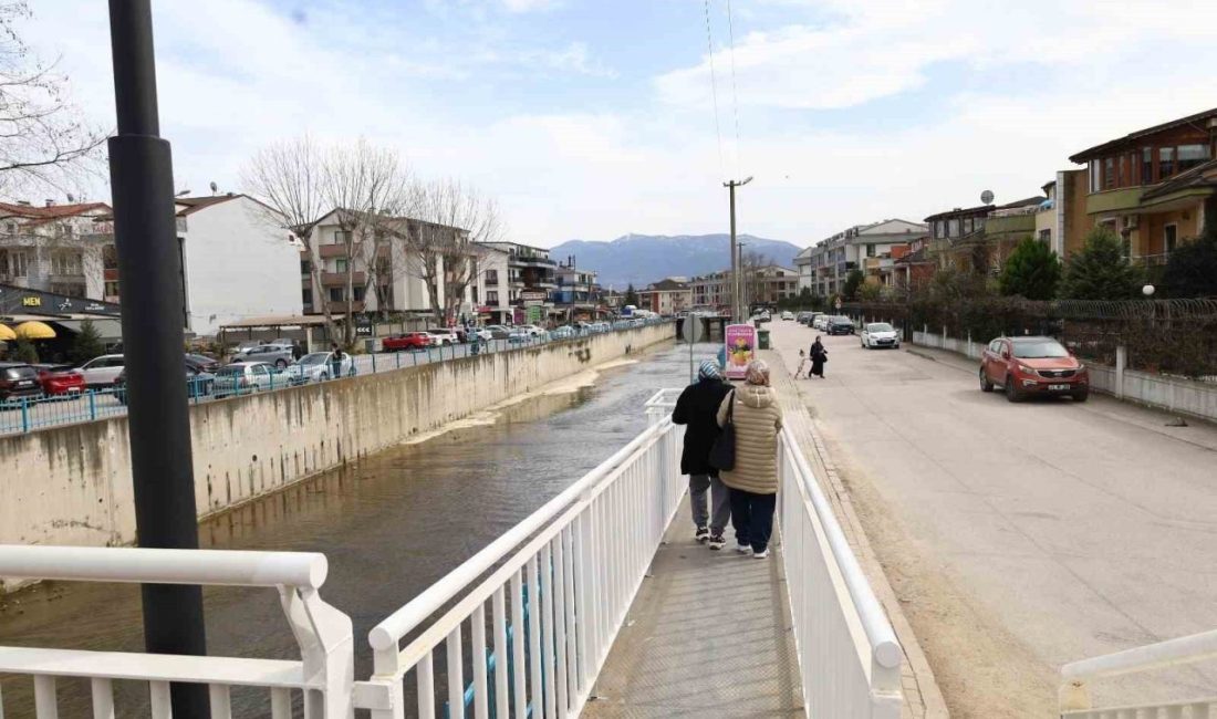 Yahya Kaptan Mahallesi Akarca Köprüsü’nde yapımı tamamlanan 2 engelli rampası