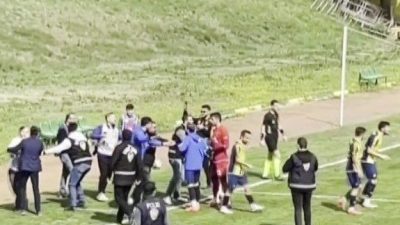 Darıca Gençlerbirliği-Karamürsel karşılaşmasında Karamürsel futbolcuları basın mensuplarına saldırdı. Bölgesel Amatör