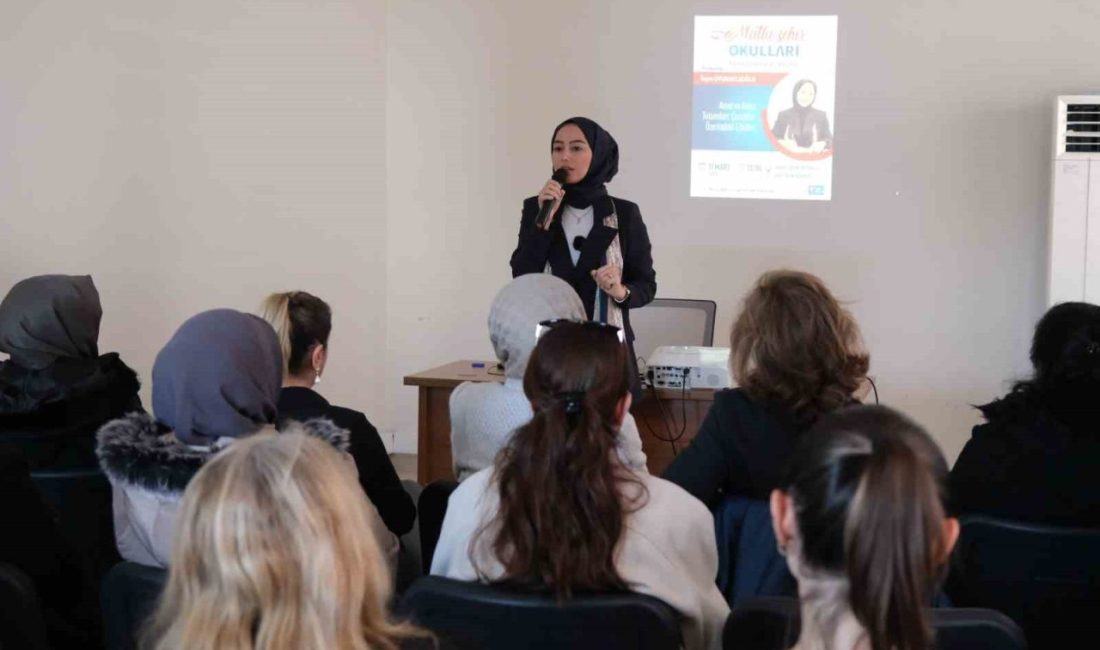 Kocaeli’de anne ve babaların çocuklarıyla iletişimde farkındalık kazanması amacıyla düzenlenen