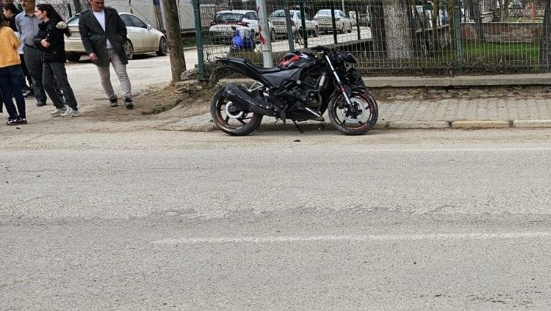 Kastamonu’nun Daday ilçesinde motosiklet ile ATV’nin çarpışması neticesinde meydana gelen