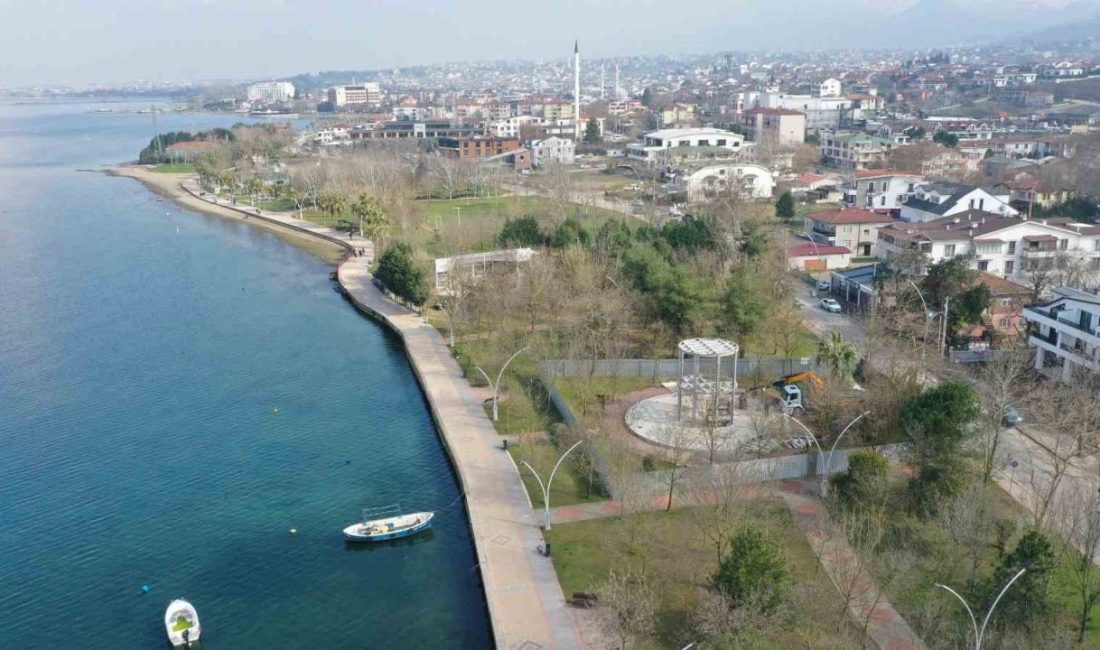 Başiskele Sahili’ne yapılacak kitap kafe, vatandaşların manzara eşliğinde kitap okumasına