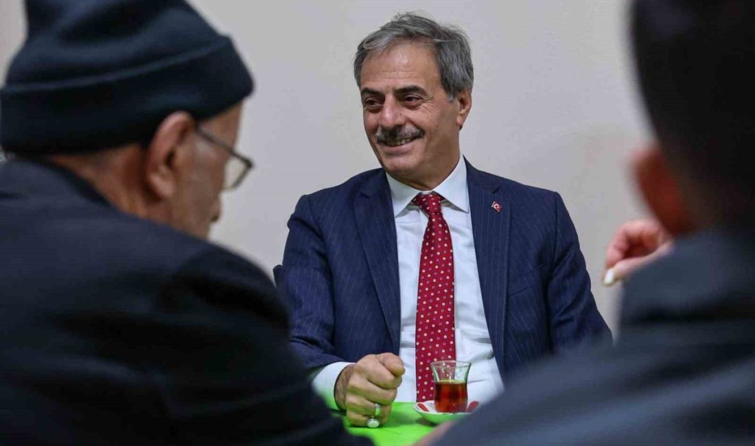 Başkan Alemdar: “Sakarya için çalışmaya, üretmeye devam edeceğiz” Sakarya Büyükşehir Belediye Başkanı Yusuf Alemdar, vatandaşlarla Ramazan ayının manevi