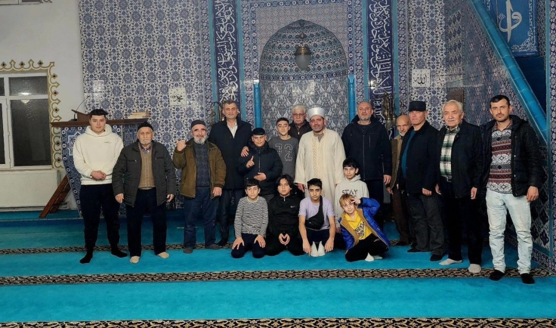 Gölcük Belediye Başkanı Ali Yıldırım Sezer, iftarı da sahuru da