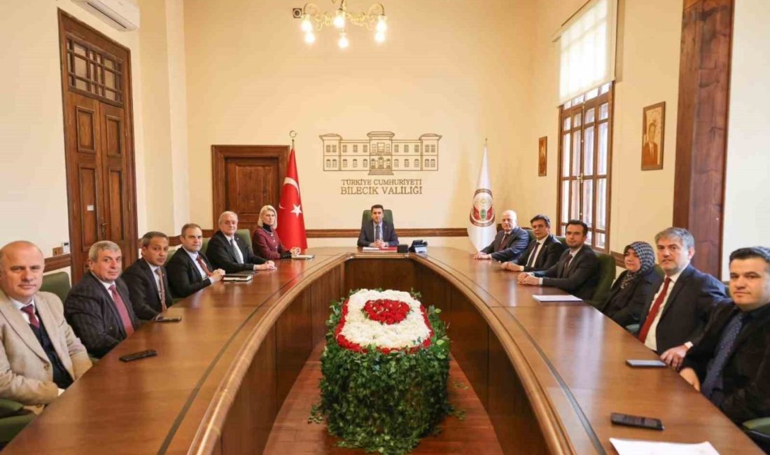 Bilecik Valisi Şefik Aygöl’ün başkanlığında gerçekleştirilen Belediye Başkanları toplantısında, Bilecik’in