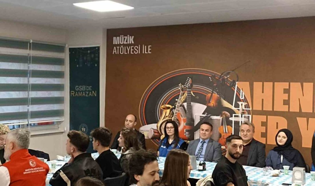 Bilecikli gençler iftar programında buluştu Bozüyük Gençlik Merkezi’nde düzenlenen programda Bilecikli gençler iftar programında buluştu.