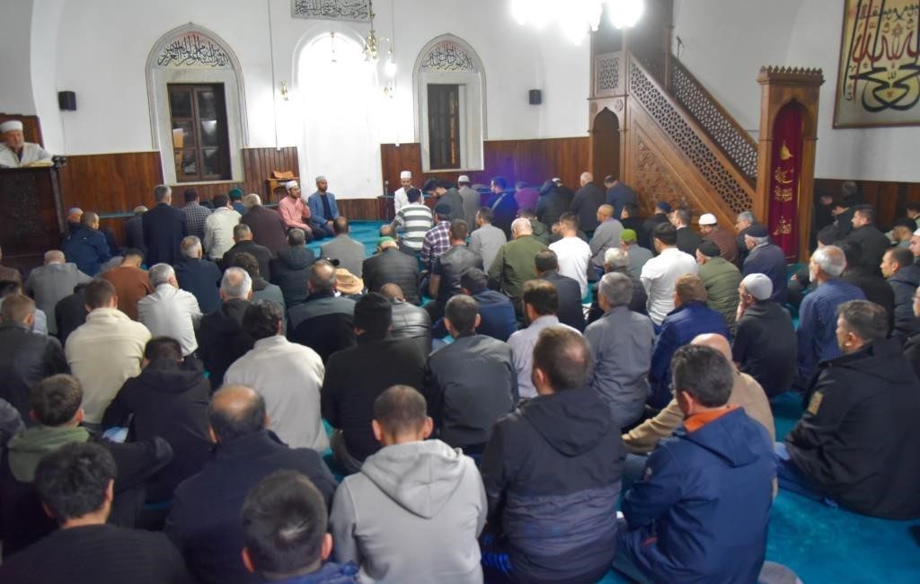 Bilecik’te 1001 hatim duası yapıldı Bilecik Şeyh Edebali Üniversitesi tarafından gerçekleştirilen 1001 hatim duası, bu