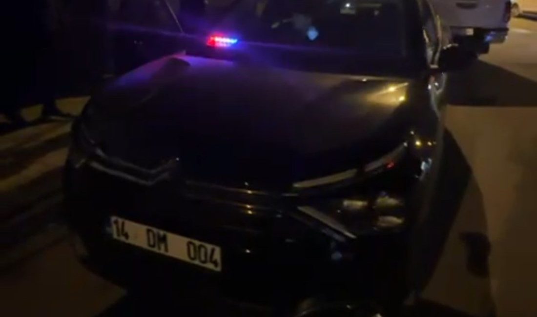 Bolu’da çakarlı ehliyetsiz sürücüye 333 bin lira ceza Bolu’da aracında çakar lambaları açık şekilde dolaşan sürücü polis ekiplerince