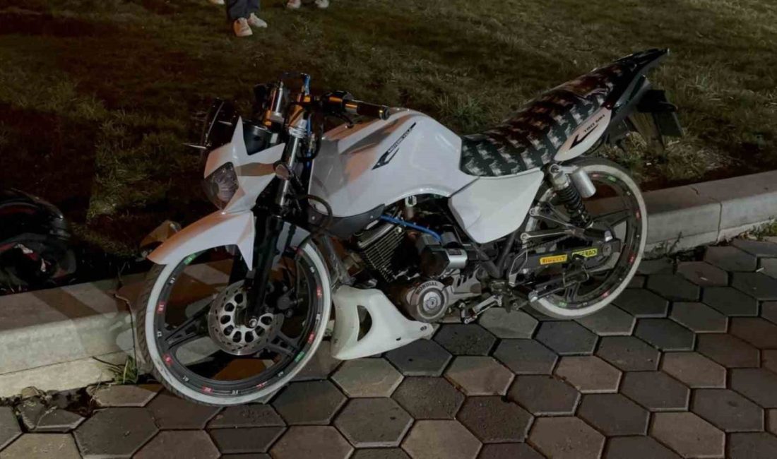 Bolu’da trafik polisinden kaçan motosikletli cezadan kaçamadı: 2 sürücüye 80 bin lira ceza Bolu’da trafik polislerinin denetim noktasından kaçan motosiklet sürücüsü, kovalama sonucu