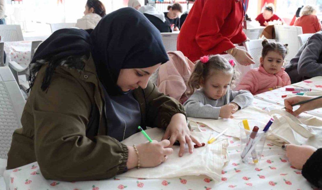 Kocaeli’de çocuklara yönelik “Çık Dışarıya Oynayalım” Ramazan şenliklerinde düzenlenen sanat