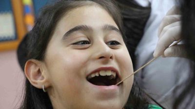 Bolu’da ’Mutlu Dişler’ projesi çerçevesinde ilkokul ve ortaokul öğrencilerine ağız
