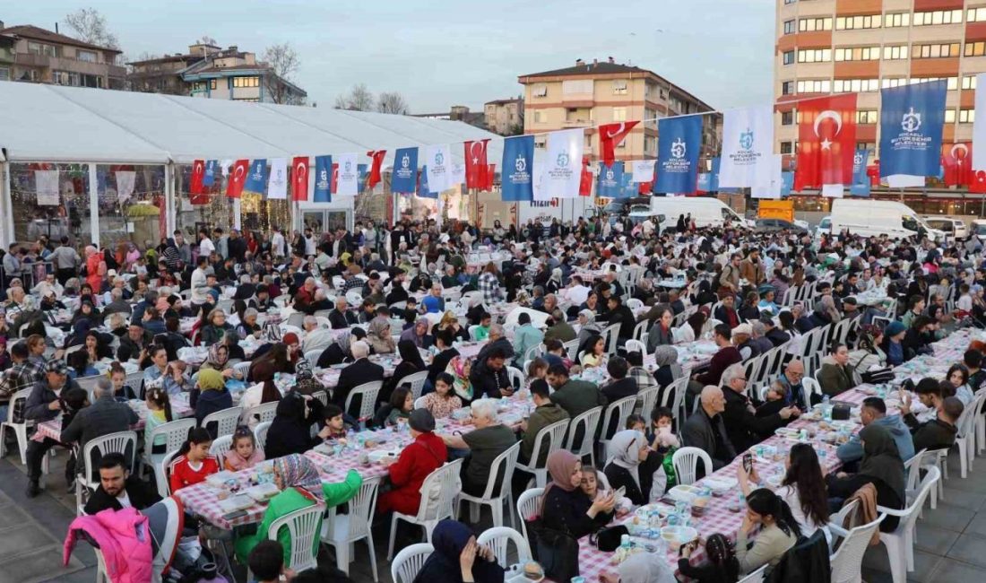 Kocaeli Büyükşehir Belediyesi tarafından İzmit Kent Meydanı’nda her gün 1.500