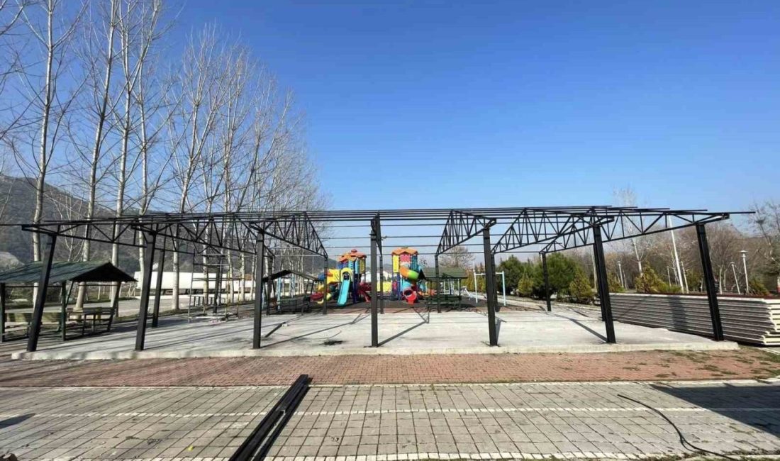 Çocukların merakla beklediği oyun parkında son durum Osmaneli Belediye Başkanı Bekir Torun, ilçede özellikle çocukların merakla beklediği