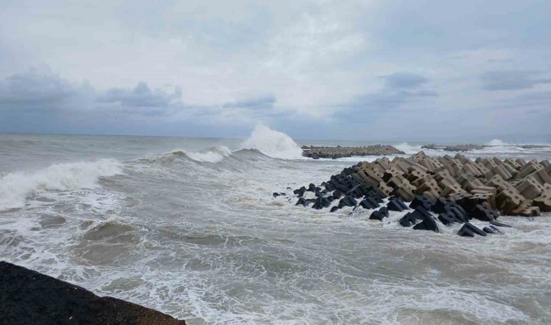 Meteoroloji Genel Müdürlüğü tarafından yapılan uyarıda denizlerde fırtına uyarısı yapıldı.