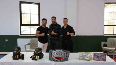 Osmanelispor, Kickboks dünyasının önemli isimlerinden Erkan Varol ve Osmanelili genç