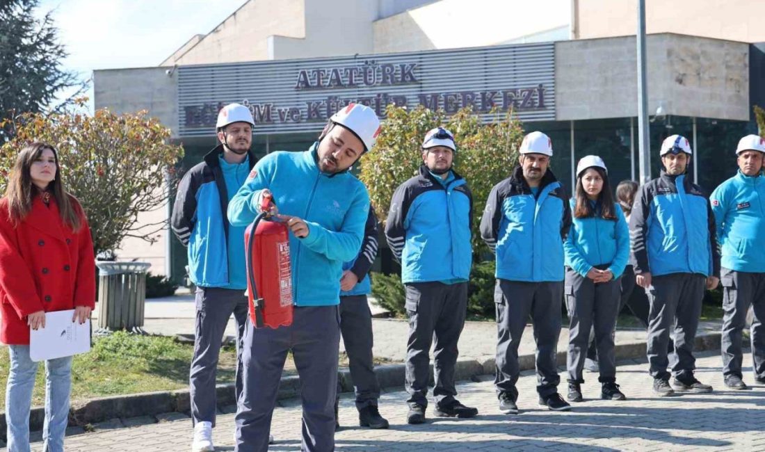 Düzce Üniversitesi’nde acil durum bilinci artırıldı Düzce Üniversitesi İş Sağlığı ve İş Güvenliği Koordinatörlüğü ile Afet