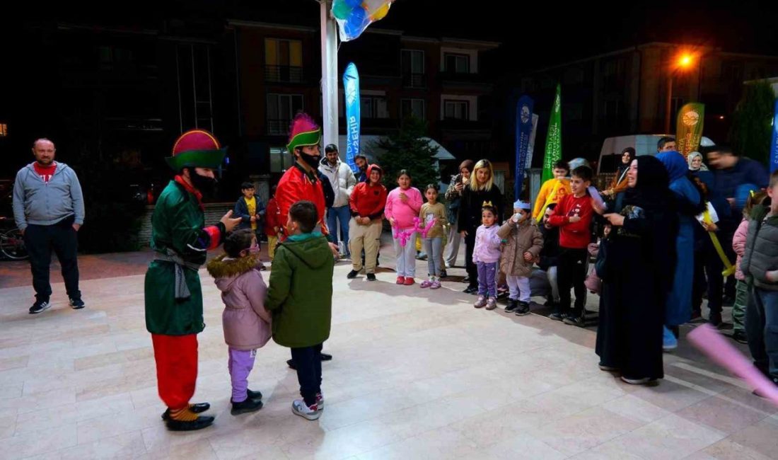 Erenler ve Geyve’de Çocuklarla Ramazan Neşesi yaşandı Sakarya Büyükşehir Belediyesi, “Çocuklarla Ramazan Neşesi” etkinlikleriyle şehrin dört bir