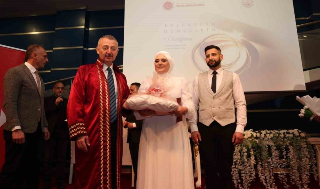 Kocaeli Büyükşehir Belediyesi’nin “Evlenecek Gençlerin Desteklenmesi Projesi” kapsamında çeyiz desteği