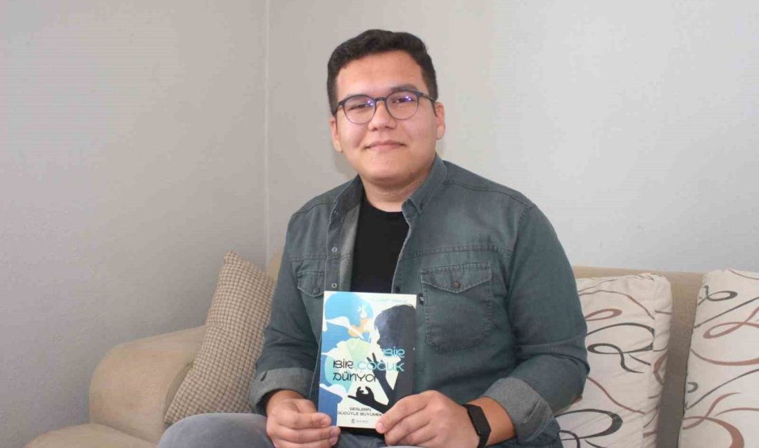 İşitme engelli genç yaşadığı zorlukları kitabında anlattı Bilecik’in Bozüyük ilçesinde yaşayan işitme engelli Ali Ümit Pamuk, yaşadığı