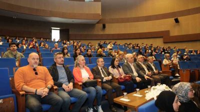 DÜZCE(İHA) – Düzce Üniversitesi’nde düzenlenen 12 Mart İstiklal Marşı’nın Kabulü