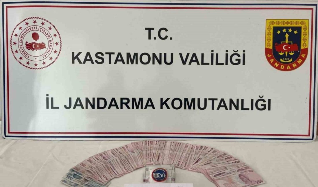 Kastamonu’da jandarma ekipleri tarafından satışa hazır uyuşturucu maddeyle yakalanan 2