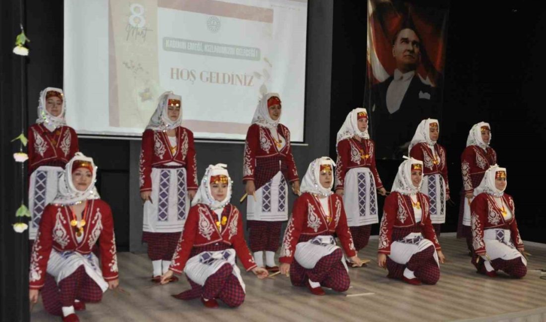 “Kadının Emeği, Kızlarımızın Geleceği” programı yoğun ilgi gördü Bolu’da 8 Mart Dünya Kadınlar Günü çerçevesinde düzenlenen ‘Kadının Emeği,