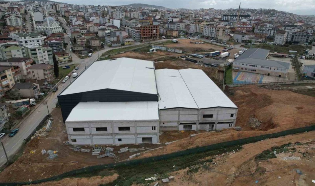 Çayırova’ya kazandırılan Kapalı Spor Salonu ve Sporcu Fabrikası projesinde çalışmalar