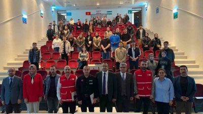 Kastamonu Üniversitesi tarafından düzenlene panelde, Afet yönetimi ve riskleri konuşuldu.