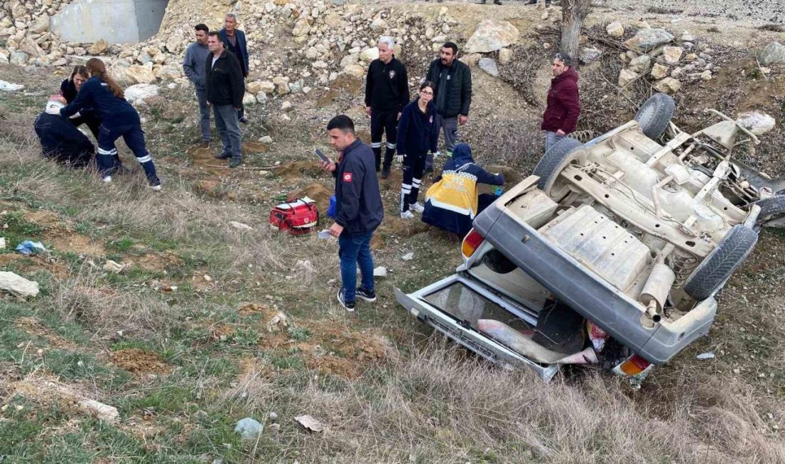 Kastamonu’nun Taşköprü ilçesinde yoldan çıkan otomobilin şarampole yuvarlanması neticesinde meydana