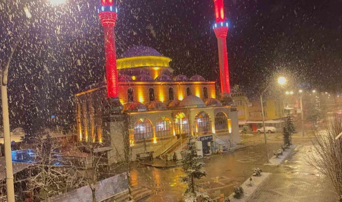 Kastamonu’da etkili olan sıcak hava yerini sabah saatleri itibariyle kar