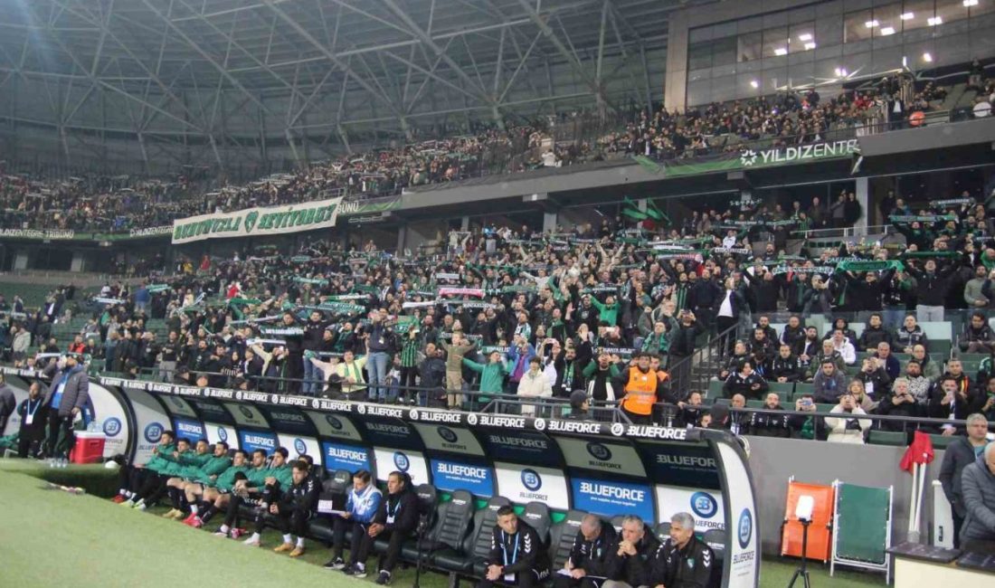 Trendyol 1. Lig’in 31. haftasında oynanacak Kocaelispor-Sakaryaspor karşılaşmasının biletleri büyük