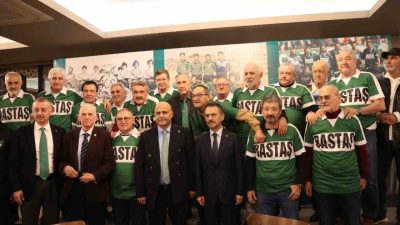 Trendyol 1.Lig’in lideri Kocaelispor’da vefa gecesi düzenlendi. 1979-1980, 1991-1992 ve