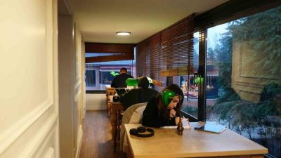 Öğrencilerin uğrak noktaları Düzce Belediyesi Millet Kütüphanesi ve Sabiha Ulusoy