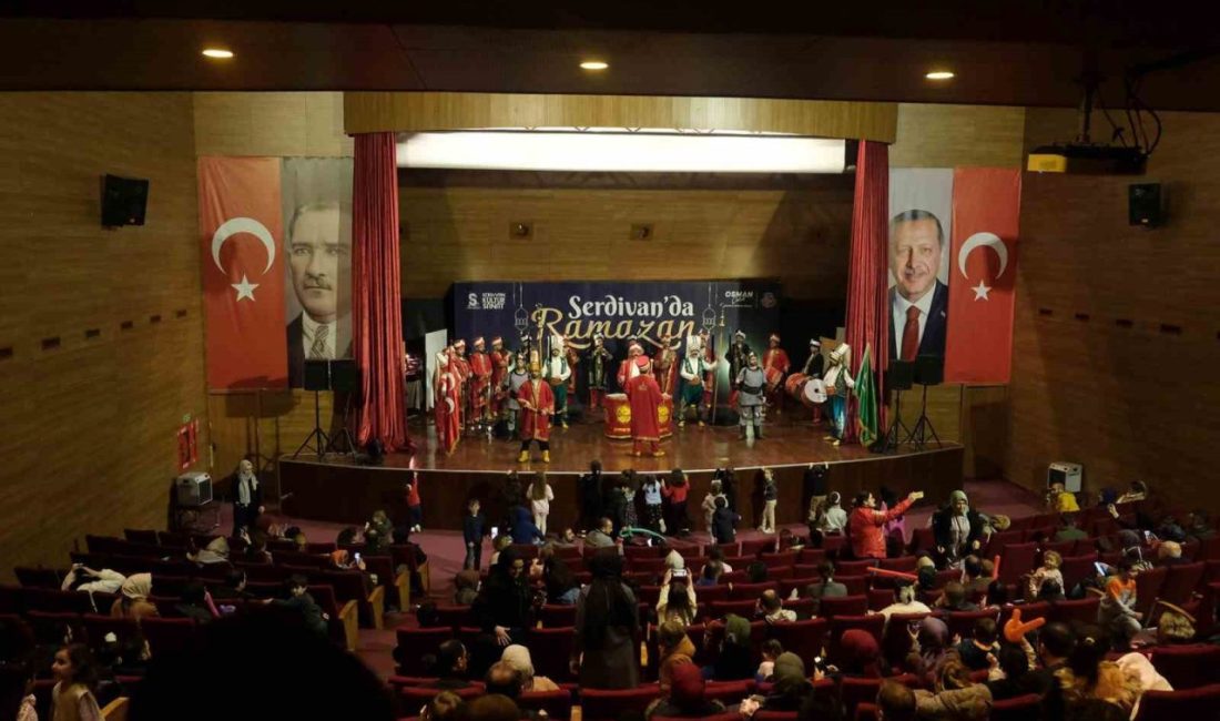 Mehter konseri Ramazan’a coşku kattı Sakarya Büyükşehir Belediyesi Kent Orkestrası, Serdivan’da gerçekleştirdiği mehter konseriyle Ramazan’ın