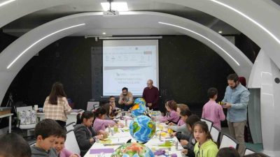 DÜZCE(İHA) – Düzce’nin Gümüşova ilçesi Hacıkadirler İlkokulu öğrencileri, Düzce Bilim