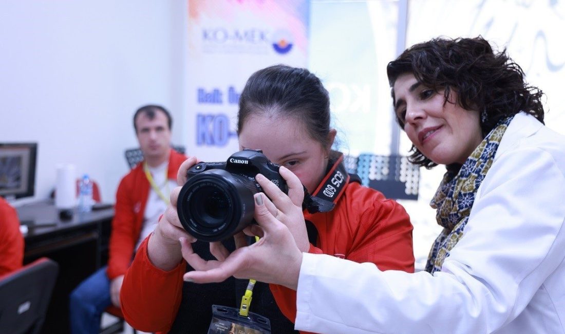 Özel bireyler Kocaeli’yi fotoğrafladı KO-MEK’te fotoğrafçılık kursuna katılan özel bireyler, Kocaeli’nin doğal güzelliklerini fotoğraflayarak