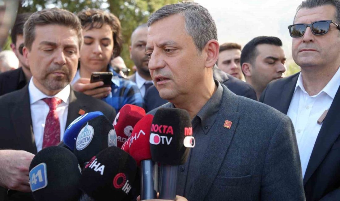 CHP Genel Başkanı Özgür Özel, eski TBMM Başkanvekili ve eski
