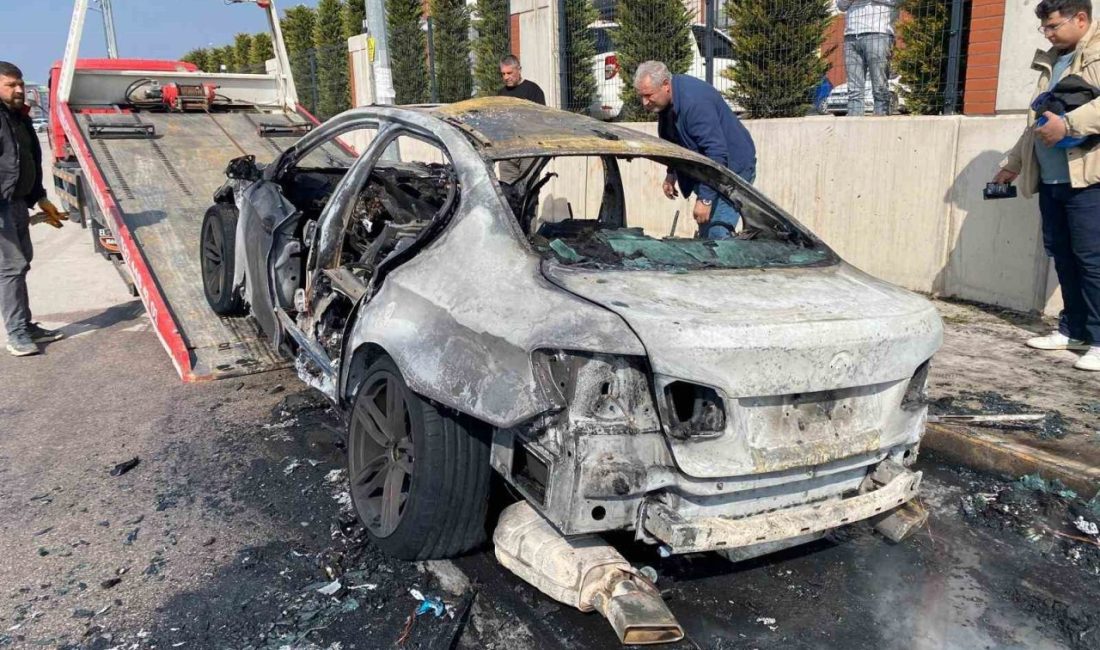 Park halindeki otomobil küle döndü Kocaeli’nin Körfez ilçesinde park halindeki otomobil alevlere teslim oldu. Yangın