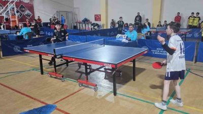 DÜZCE(İHA) – Düzce’de okul sporları küçükler masa tenisi turnuvasında şampiyonlar
