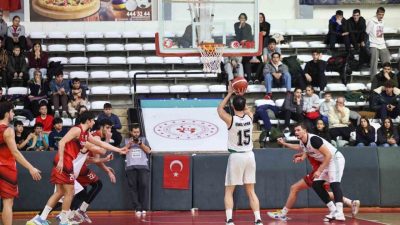 Türkiye Erkekler Basketbol 2.Ligi normal sezonun son karşılaşmasında deplasmanda Eskişehir