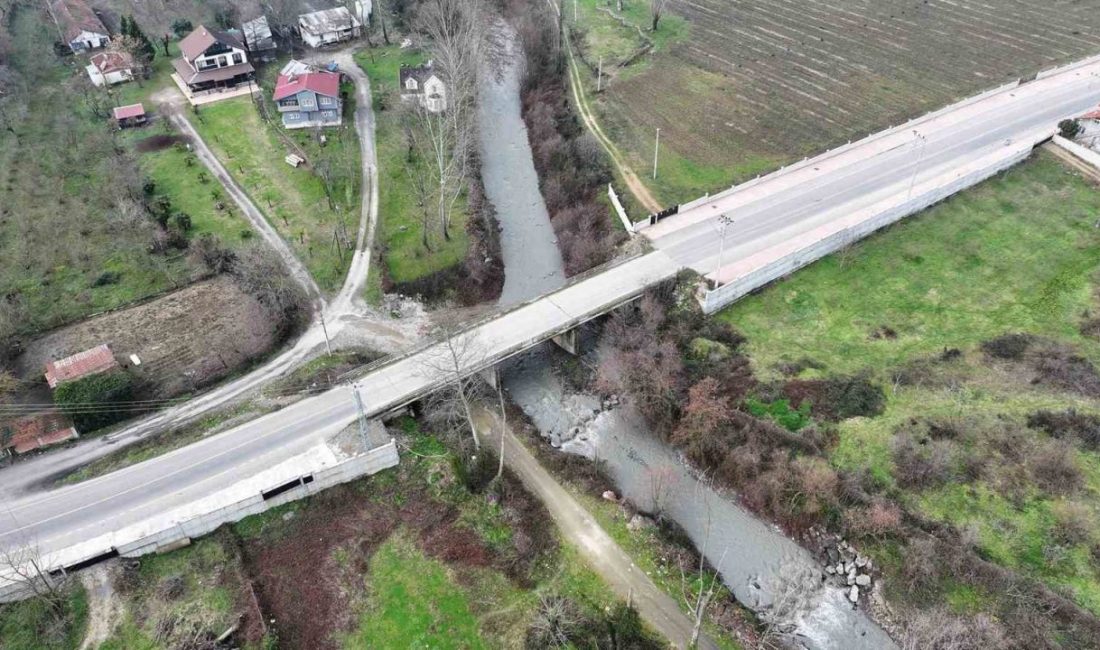 Sakarya Kanlıçay Deresi üzerine 44 metrelik köprü inşa edilecek Sakarya Büyükşehir Belediye Başkanı Yusuf Alemdar, Karapürçek’te Kanlıçay Deresi üzerine