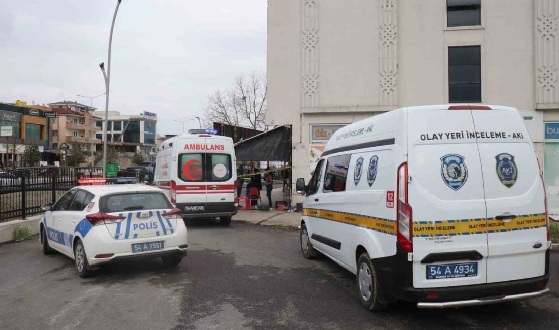 Sakarya’nın Serdivan ilçesinde yaşanan hareketli dakikalarda iki iş yeri kurşunlandı,