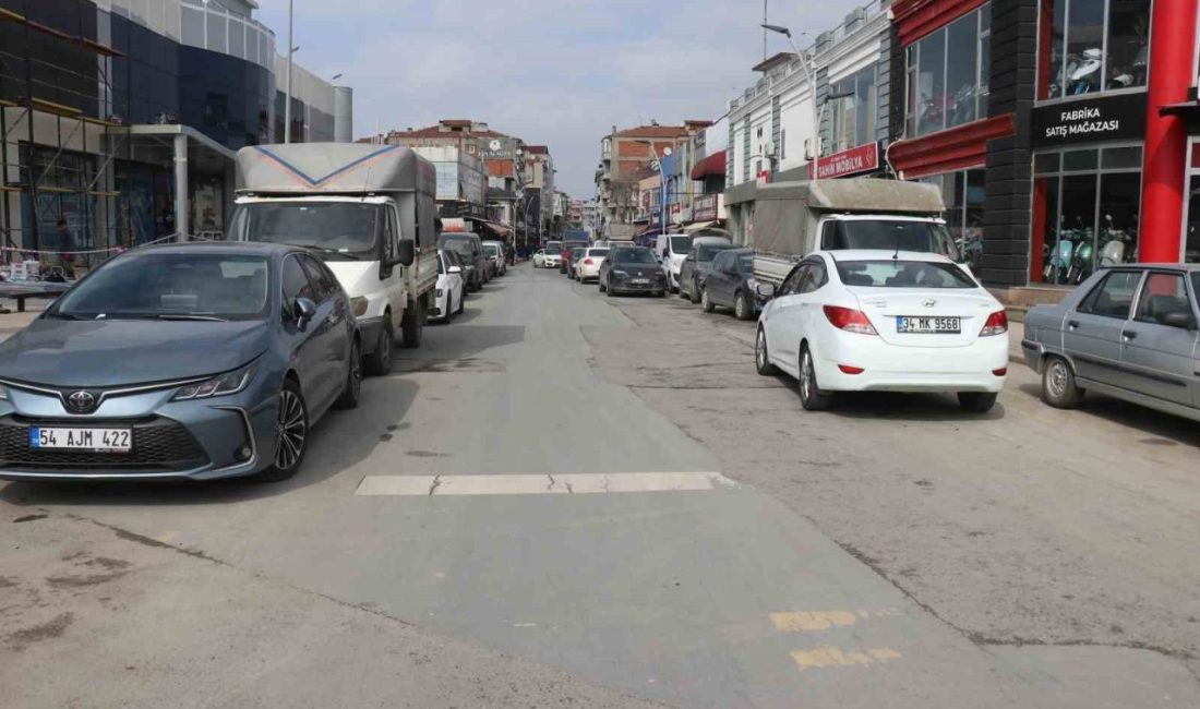 Sakarya’da Ramazan’ın ilk gününde sokaklar kısmen boş kaldı Sakarya’da Ramazan ayının ilk gününde şehir merkezinde sokaklar diğer günlere