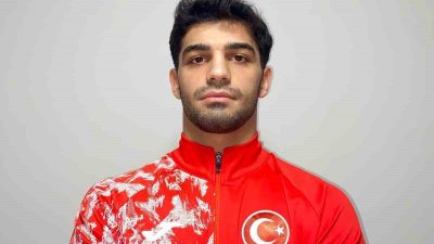 Sakarya Büyükşehir Belediyesi güreş sporcusu Eren Ülkü, Arnavutluk’ta düzenlenecek U23