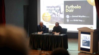 Sakarya Büyükşehir Belediyesi’nin OSM’de düzenlenen “Futbola Dair” söyleşisinde sevenleriyle buluşan