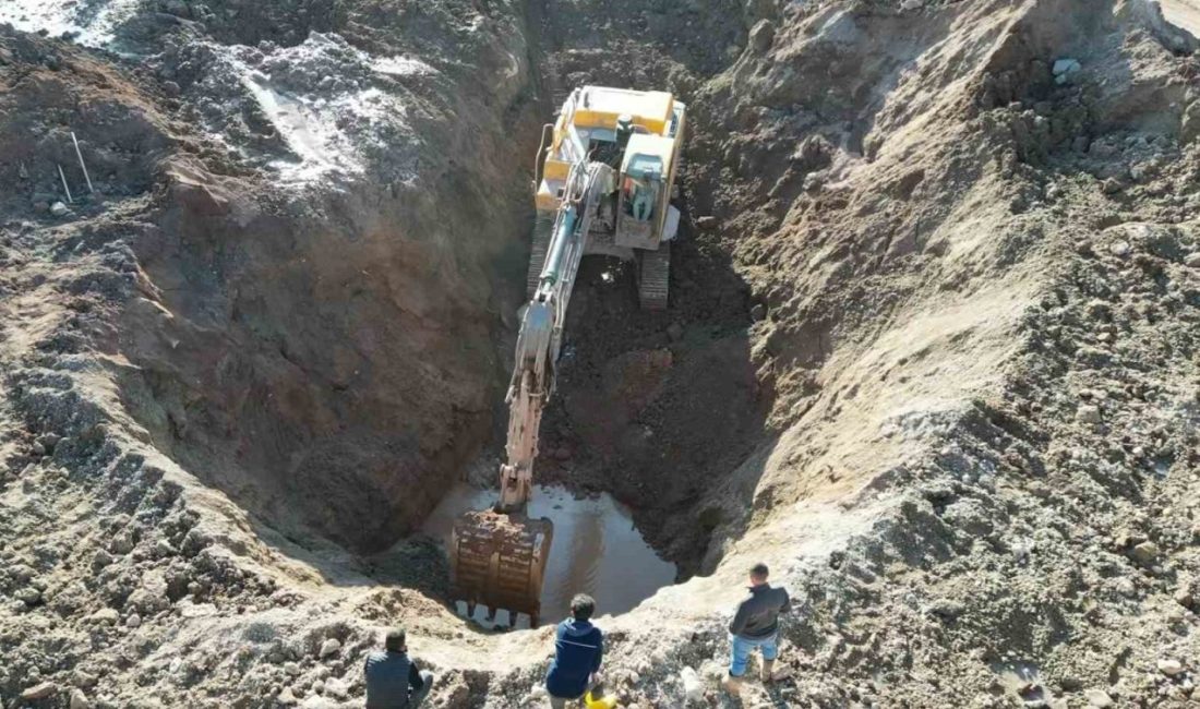 Su kesintisi ekipler tarafından giderildi Osmaneli Belediye Başkanı Bekir Torun, ilçede yaşanan su kesintisinin belediye