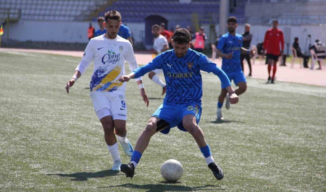 TFF 2. Lig Kırmızı Grup 28. haftasında Belediye Derincespor, sahasında