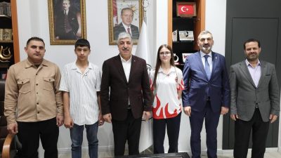 Dilovası Belediyespor’un başarılı sporcuları, Yalova’da düzenlenen Türkiye Wushu Sanda Kungfu