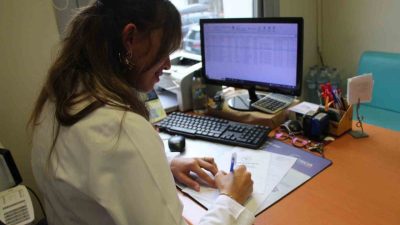 Ramazan Bayramı’nda doğru beslenme ve tatlı tüketimine dikkat çeken, Uzman